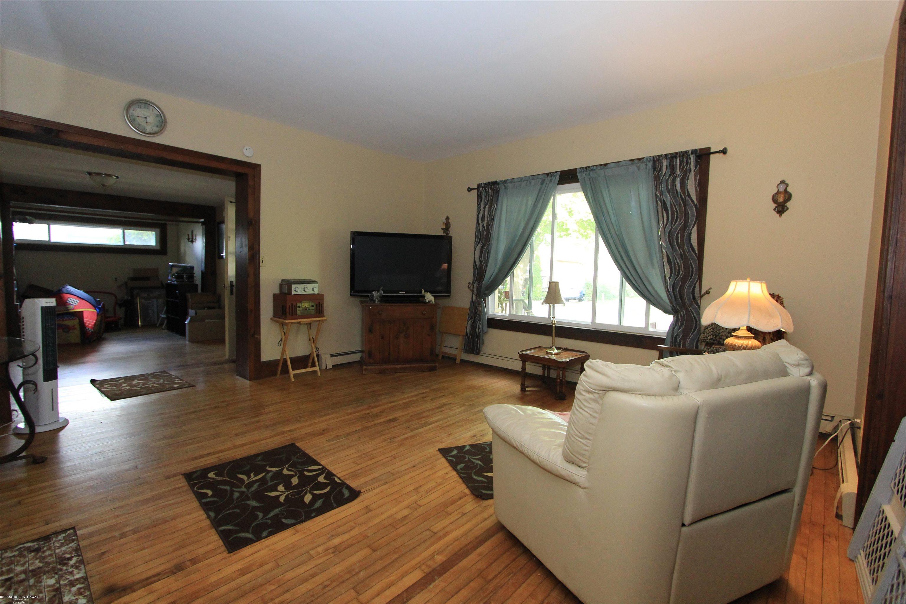 6831 Jefferson Road North Branch, MI 48461 - Photo 10 of 32 50187210-35707727-0994-48d0-9754-c9441764a34e.JPG