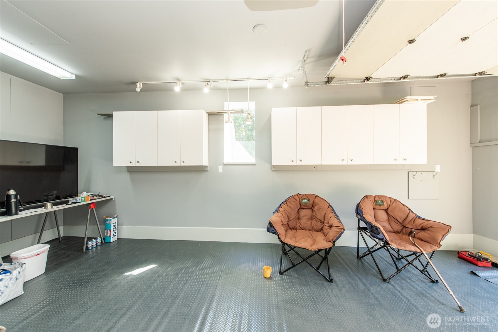 681 Bachelor Road Sequim, WA 98382 - Photo 26 of 39 a workspace with a workspace