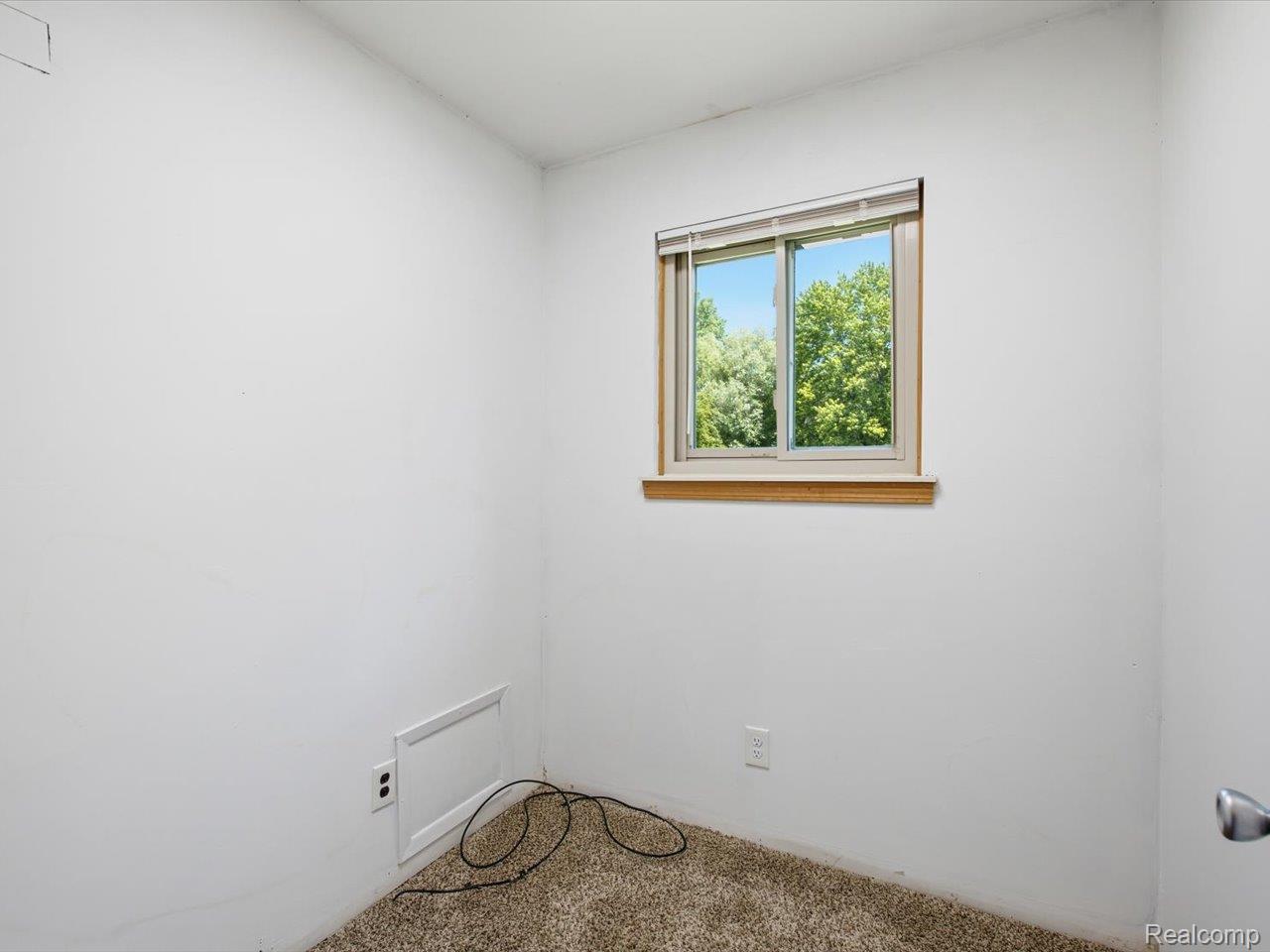 2861 Church Road Columbus, MI 48063 - Photo 19 of 46 18-2861 Church Rd (18).jpg