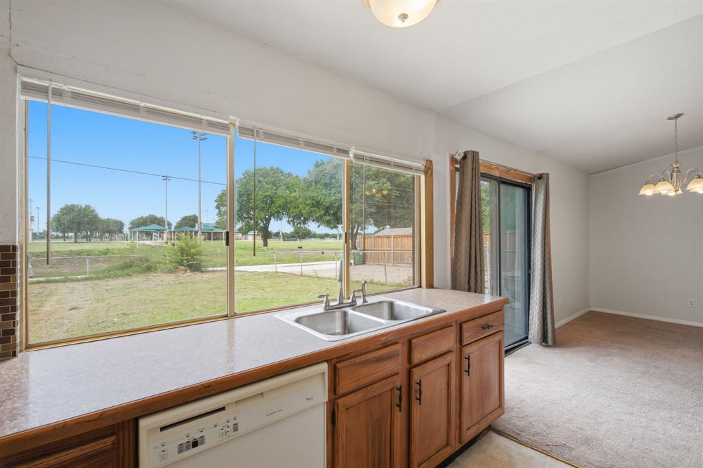 5052 Arbor Glen Road The Colony, TX 75056 - Photo 6 of 22