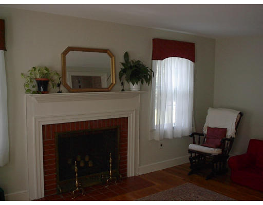 7 Milton Road Reading, MA 01867 - Photo 5 of 14 Gallery Image 5