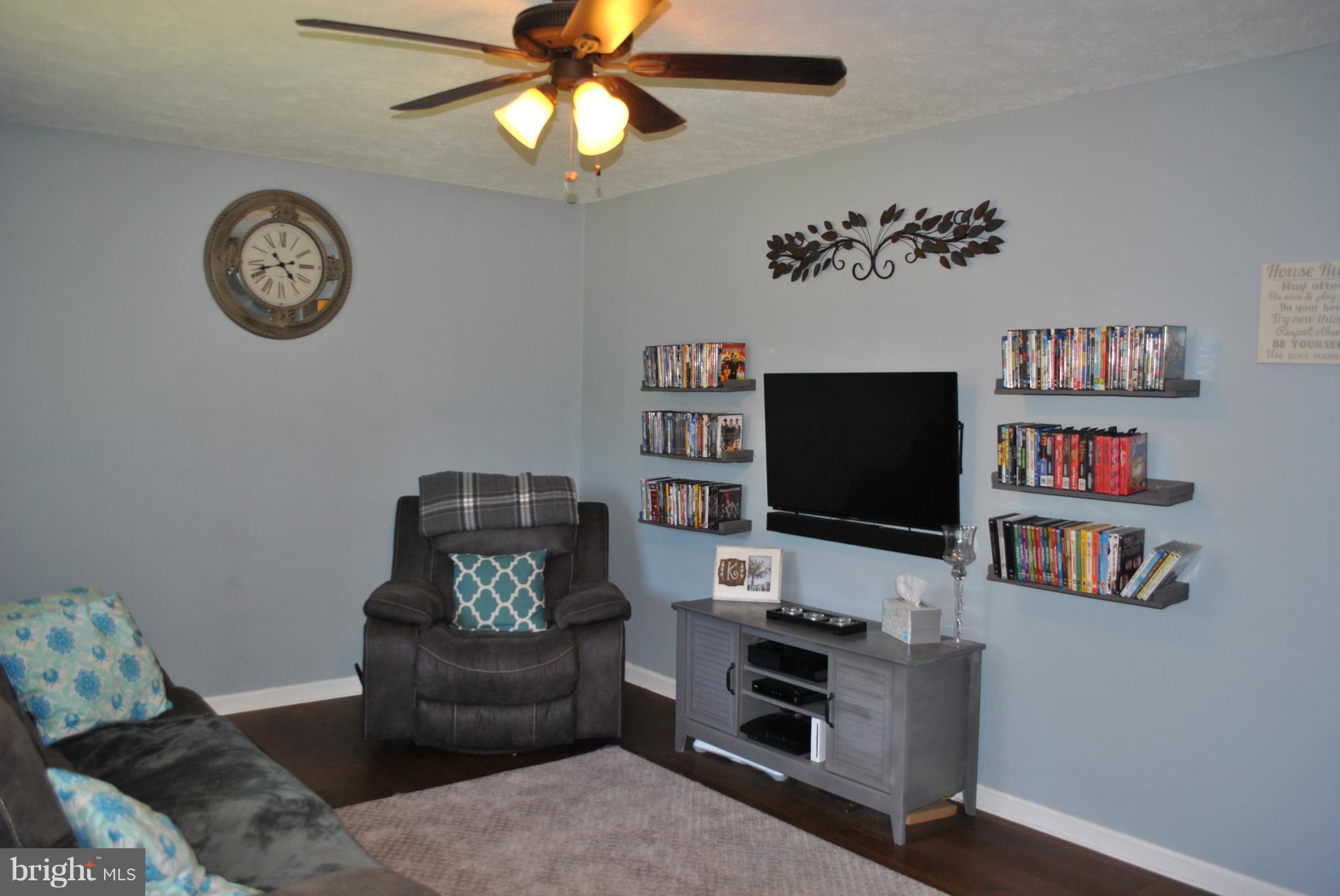16199 Gibson Mill Road Culpeper, VA 22701 - Photo 5 of 26 Living Room