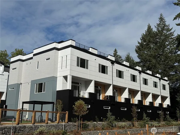 $1,465,000 | 1151 129th Court Northeast, Bellevue, WA 98005