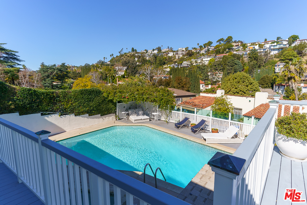 3347 Ley Drive Los Angeles, CA 90027 - Photo 46 of 54 a view of a chairs and table in patio