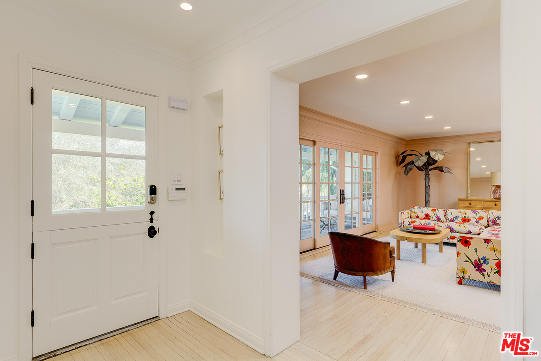 3347 Ley Drive Los Angeles, CA 90027 - Photo 6 of 54