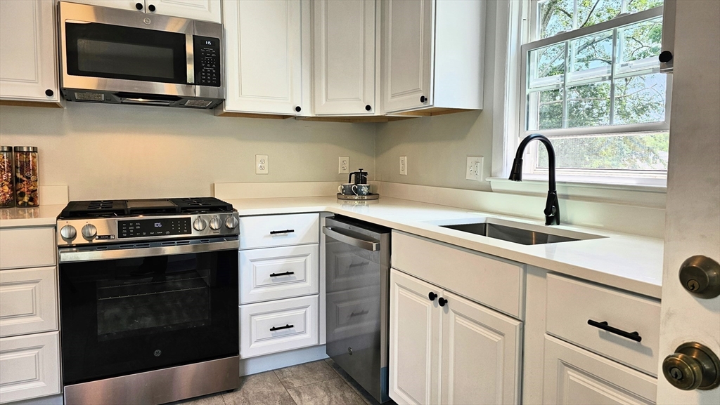65 Yerxa Road Arlington, MA 02474 - Photo 9 of 25