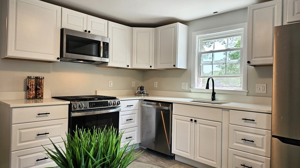 65 Yerxa Road Arlington, MA 02474 - Photo 10 of 25