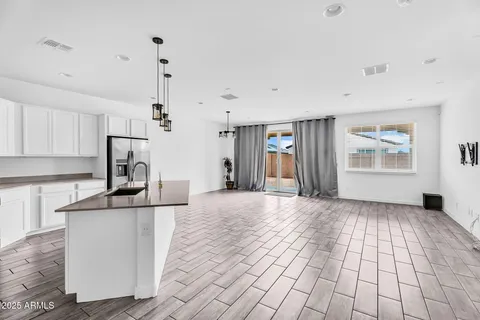 $371,000 | 453 East Wiley Way, Casa Grande, AZ 85122