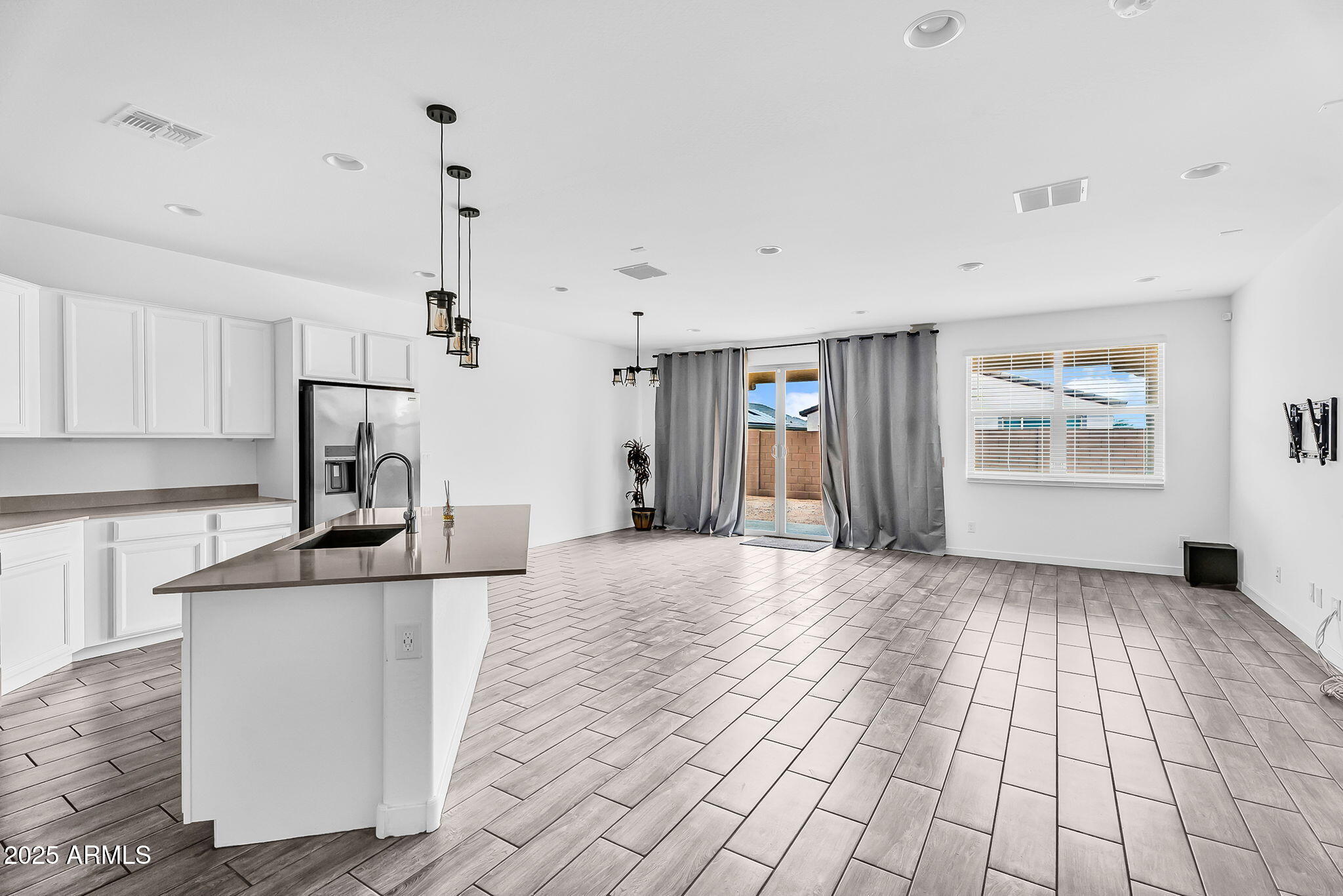 453 East Wiley Way Casa Grande, AZ 85122 - Photo 10 of 30 7-web-or-mls-Wiley Way-7