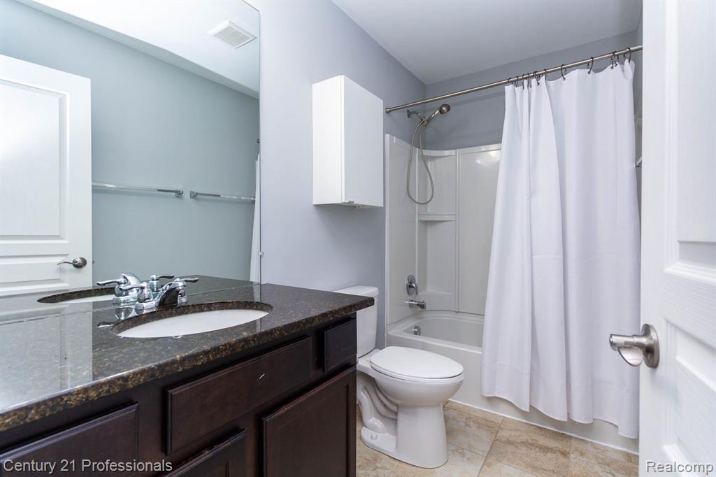 951 Barclay Circle, Unit 48 Rochester Hills, MI 48307 - Photo 24 of 31