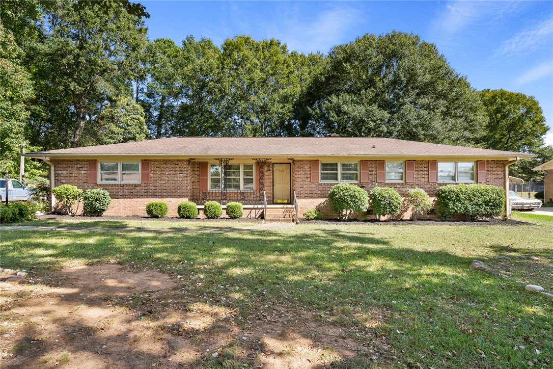 209 Loblolly Drive Anderson, SC 29625 - Photo 1 of 39