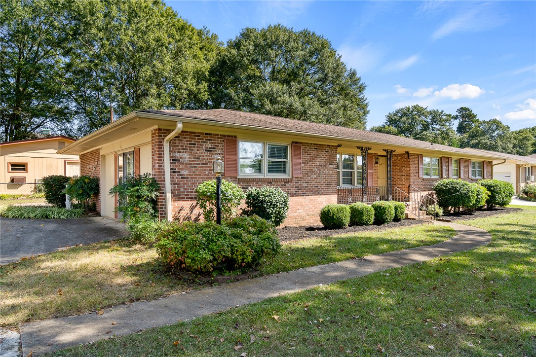 209 Loblolly Drive Anderson, SC 29625 - Photo 3 of 39