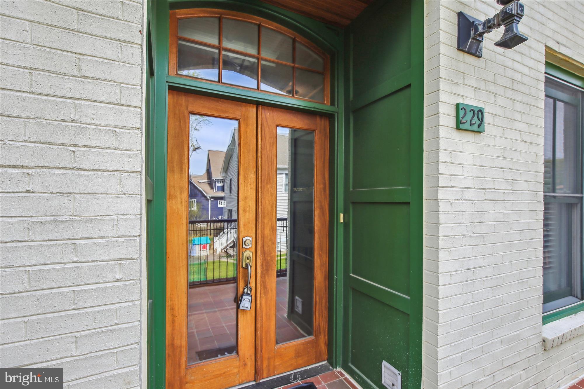 229 Locust Street Southeast, Unit 3 Vienna, VA 22180 - Photo 2 of 57 Front Door