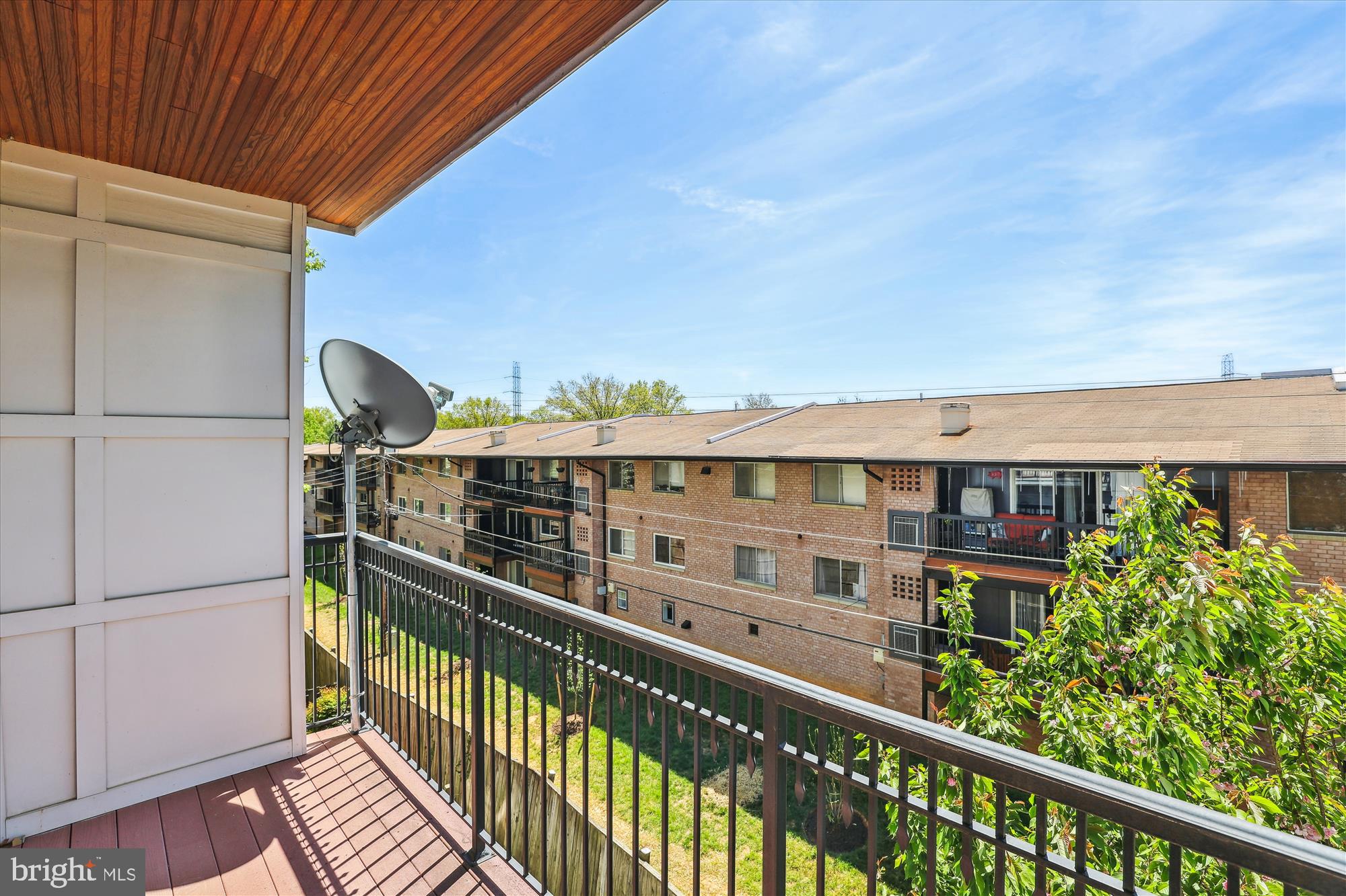 229 Locust Street Southeast, Unit 3 Vienna, VA 22180 - Photo 25 of 57 a view of a building from a balcony