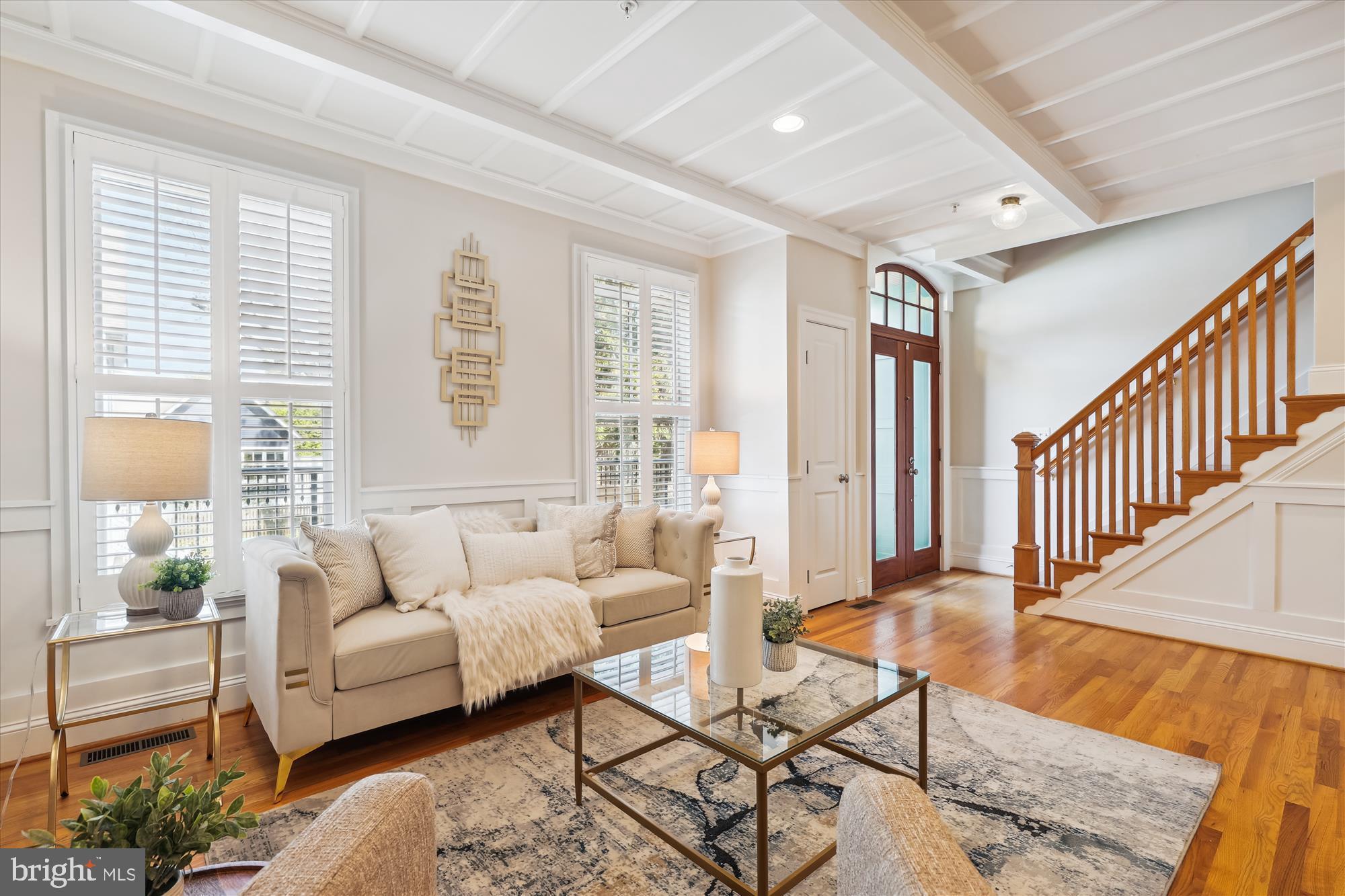 229 Locust Street Southeast, Unit 3 Vienna, VA 22180 - Photo 3 of 57 a living room with furniture and a window