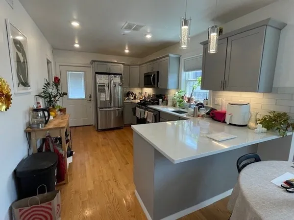 $4,400 | 6 Beech Street, Unit 3, Cambridge, MA 02140