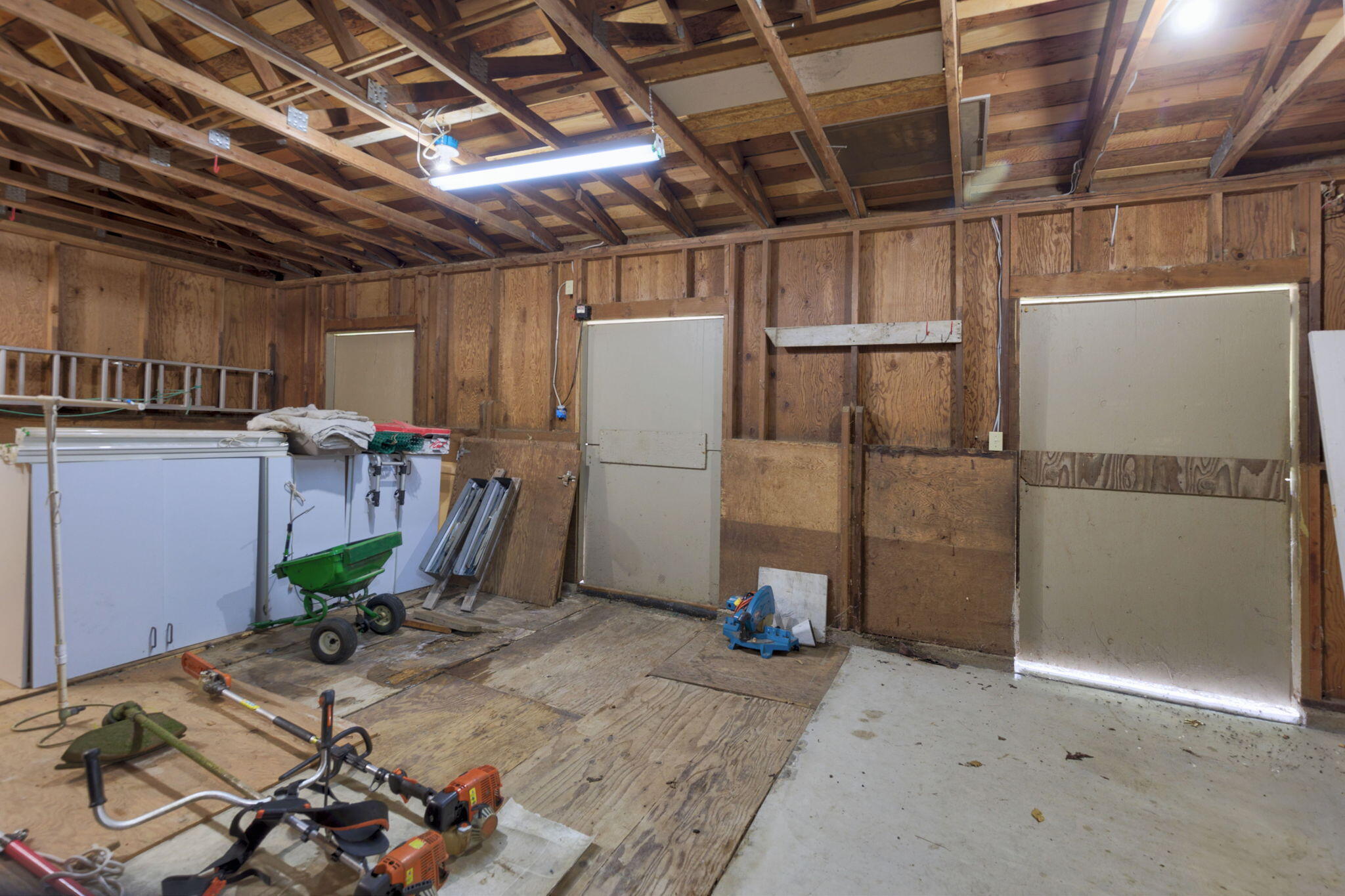 462 Espey Road Grants Pass, OR 97527 - Photo 39 of 41 Barn