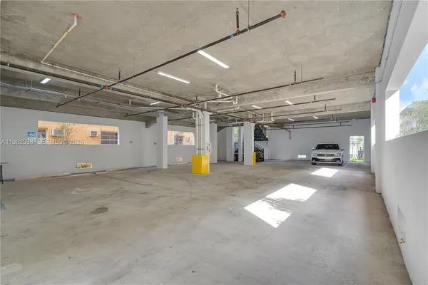 $2,500 | 1037 Northwest 2nd Street, Unit 2C, Miami, FL 33128