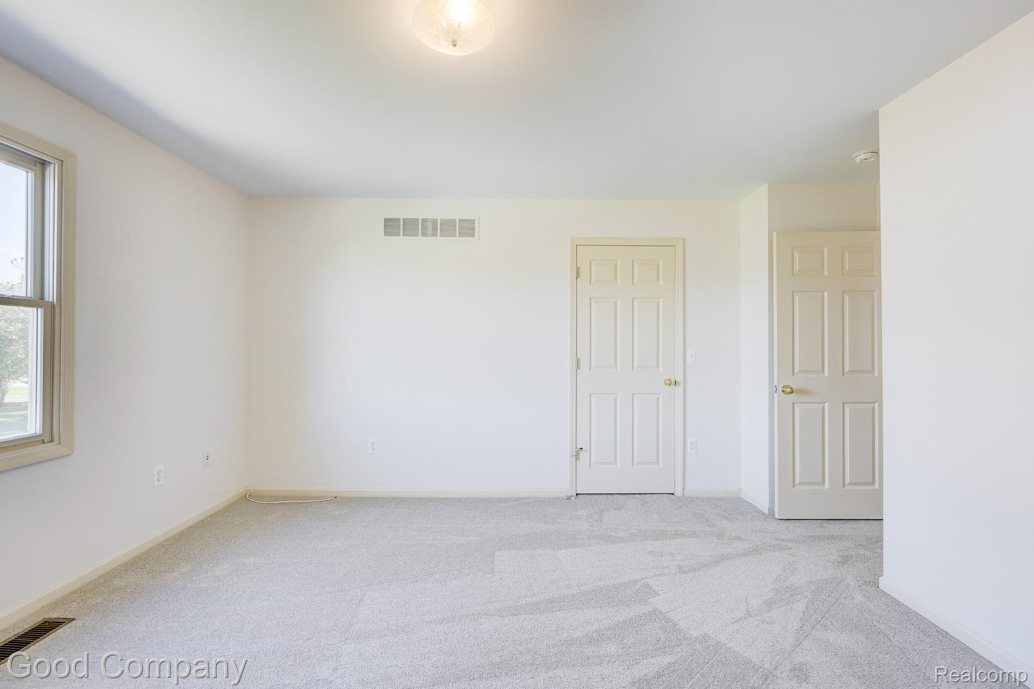 3526 Inverness Drive Rochester, MI 48306 - Photo 56 of 82 3526 Inverness Dr.-48.jpg