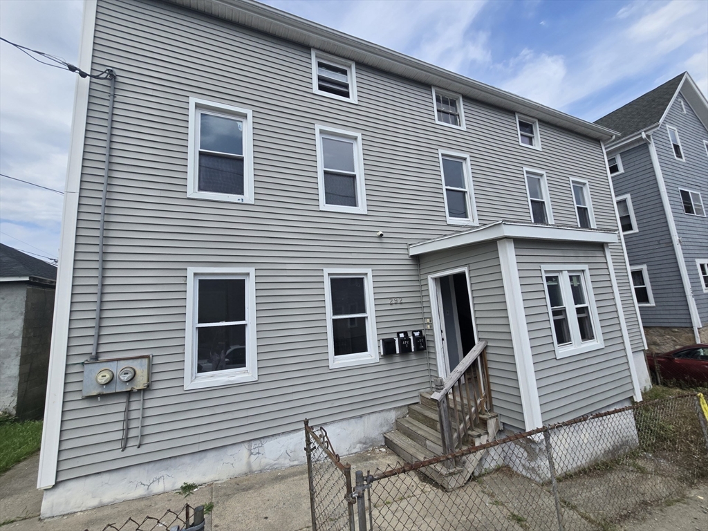 292 Tecumseh Street Fall River, MA 02721 - Photo 3 of 11 Gallery Image 3