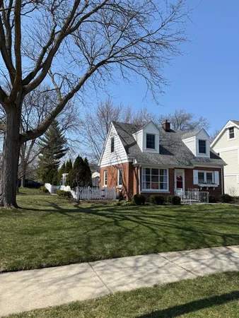 $459,000 | 646 South Dunton Avenue, Arlington Heights, IL 60005