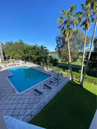 $2,000 | 7035 Northwest 186th Street, Unit D305, Hialeah, FL 33015