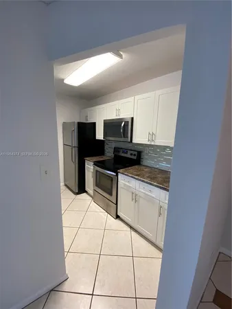 $2,000 | 7035 Northwest 186th Street, Unit D305, Hialeah, FL 33015