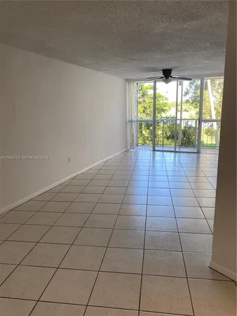 $2,000 | 7035 Northwest 186th Street, Unit D305, Hialeah, FL 33015