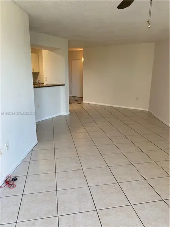 $2,000 | 7035 Northwest 186th Street, Unit D305, Hialeah, FL 33015