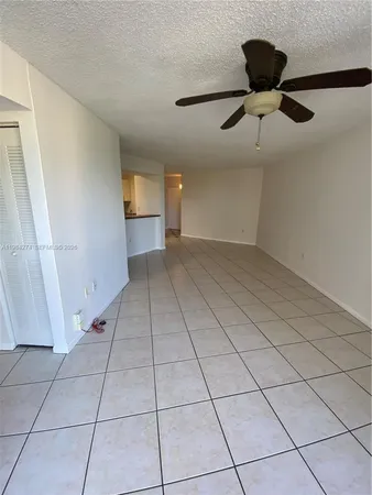 $2,000 | 7035 Northwest 186th Street, Unit D305, Hialeah, FL 33015