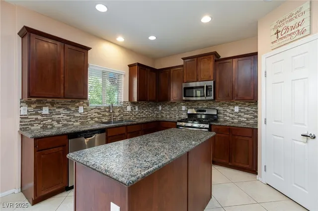 $2,100 | 6736 Prairie Dusk Drive, Las Vegas, NV 89122