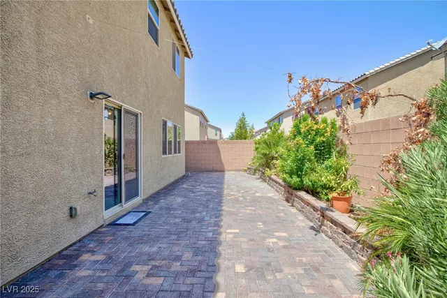 $2,100 | 6736 Prairie Dusk Drive, Las Vegas, NV 89122