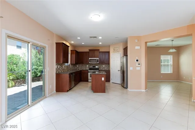$2,100 | 6736 Prairie Dusk Drive, Las Vegas, NV 89122