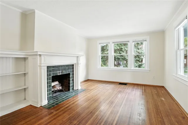 $2,499 | 297 Dartmouth Street, Rochester, NY 14607