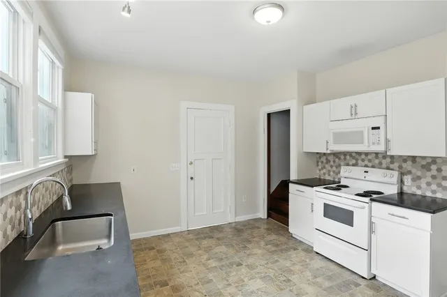 $2,499 | 297 Dartmouth Street, Rochester, NY 14607