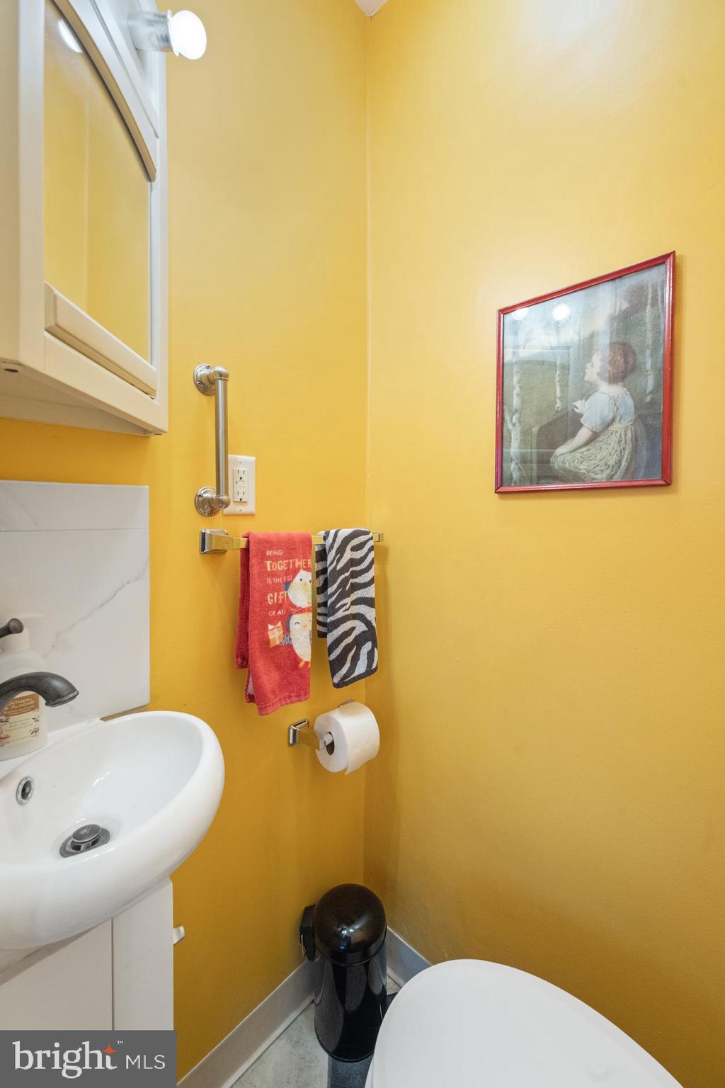 405 Kenmore Road Havertown, PA 19083 - Photo 14 of 27