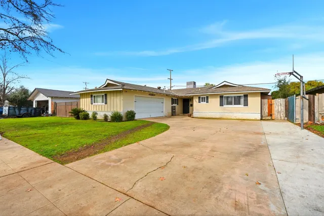 $400,000 | 3557 East Pico Avenue, Fresno, CA 93726