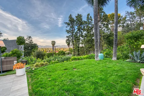 $8,500 | 3827 Rhodes Avenue, Studio City, CA 91604