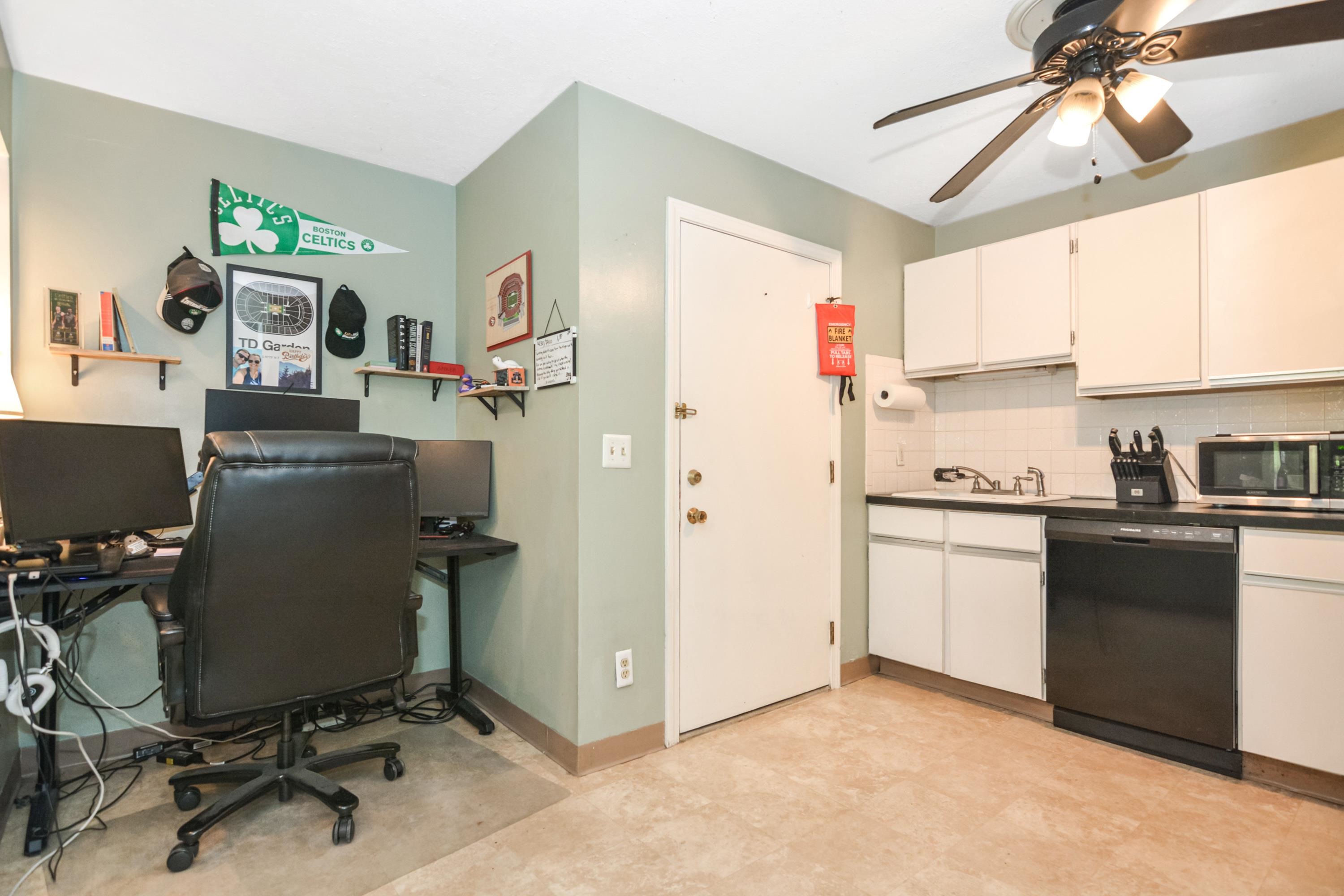 10 Strawberry Bank Road, Unit 16 Nashua, NH 03062 - Photo 7 of 18