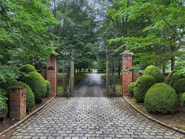 $7,300,000 | 60 Piping Rock Road, Glen Head, NY 11545