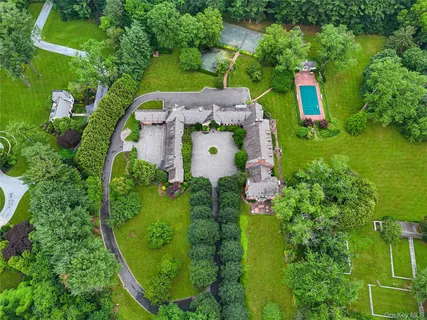 $7,300,000 | 60 Piping Rock Road, Glen Head, NY 11545