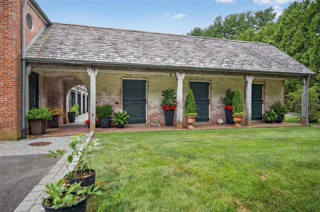 $7,850,000 | 60 Piping Rock Road, Glen Head, NY 11545