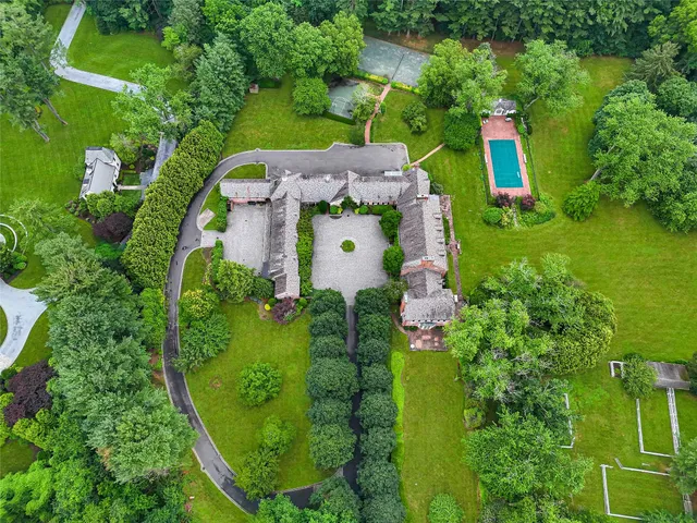 $7,850,000 | 60 Piping Rock Road, Glen Head, NY 11545