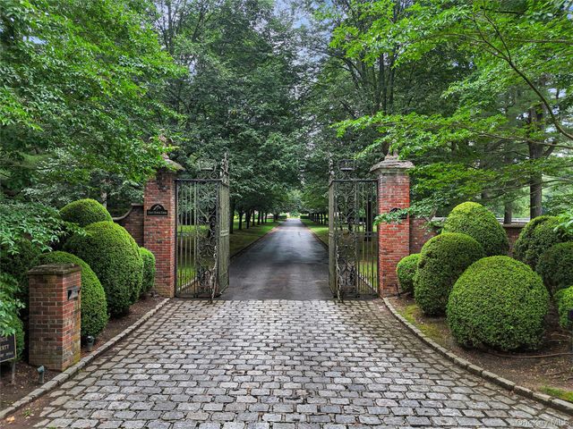 $7,488,000 | 60 Piping Rock Road, Glen Head, NY 11545