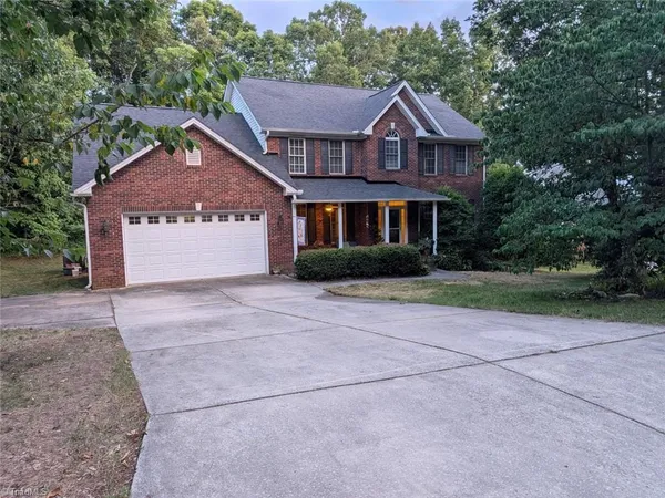 $515,000 | 1702 Lakeland Point, High Point, NC 27265