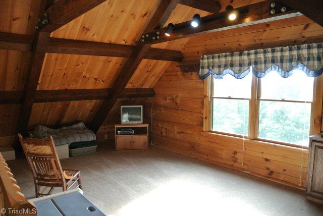 746 Hamby Mountain Road Purlear, NC 28665 - Photo 11 of 19 Gallery Image 11