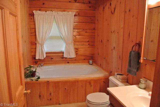 746 Hamby Mountain Road Purlear, NC 28665 - Photo 6 of 19 Gallery Image 6