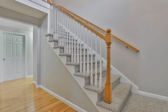 $579,900 | 98 Barbara Lane, Hudson, NH 03051