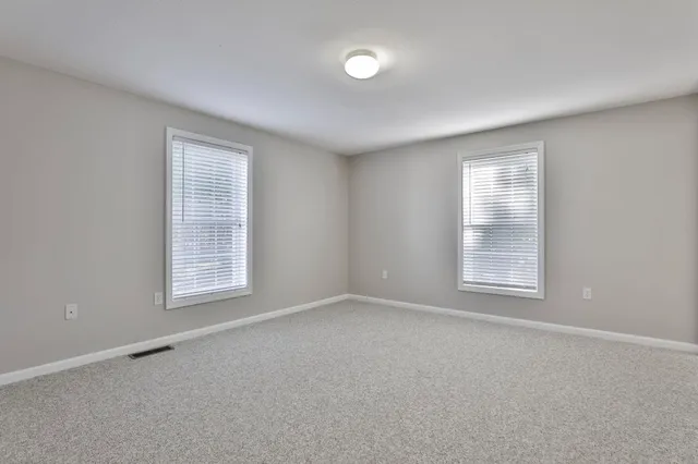 $579,900 | 98 Barbara Lane, Hudson, NH 03051