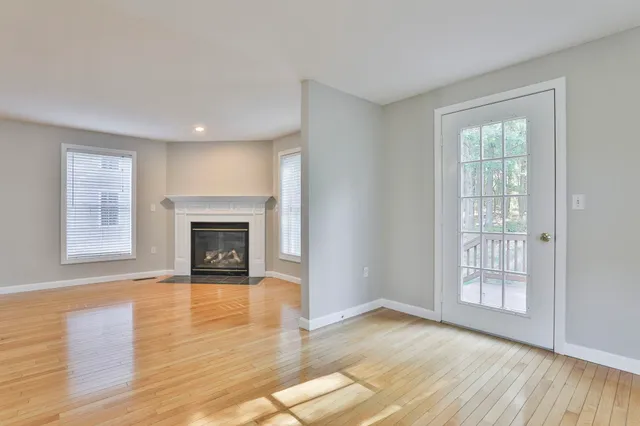 $579,900 | 98 Barbara Lane, Hudson, NH 03051